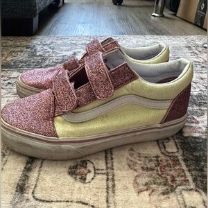 VANS of the wall Size 3 Girls